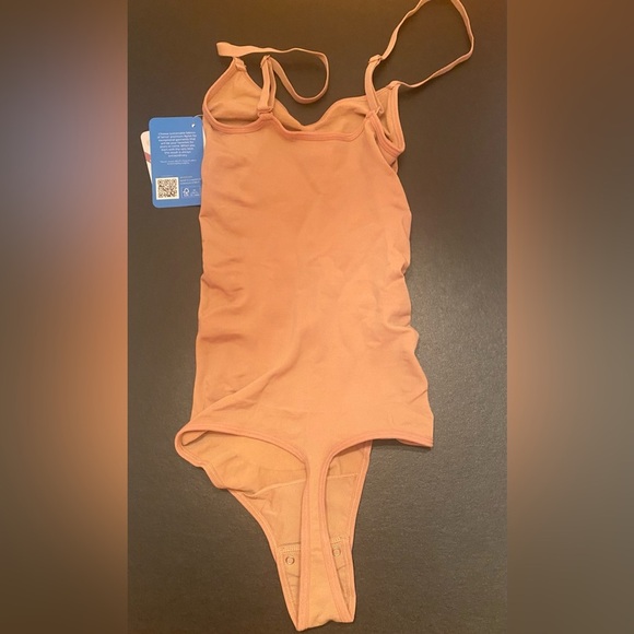 NWT Sensil Slims Body Shaper Shape Wear Size S/M - Picture 4 of 9